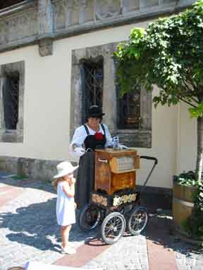 Munich: Barrel Organ Player on the Street